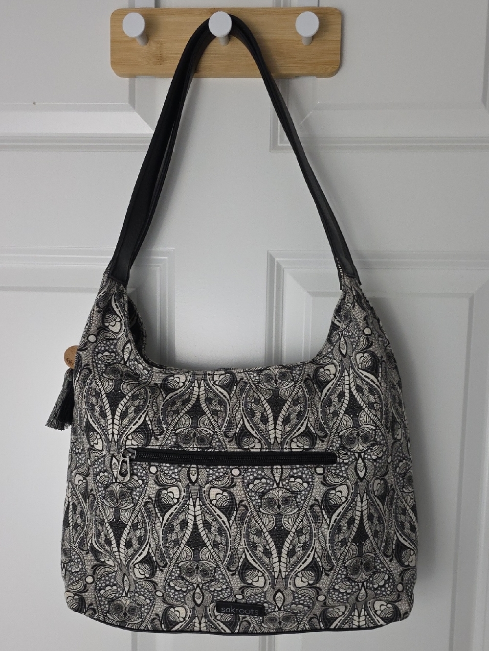 Sakroots Paisley Owl Pattern Shoulder Bag In Black And White